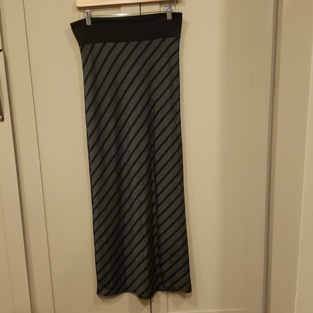 2 for 25.Trendyland jersey maxi skirt. Size Sm.